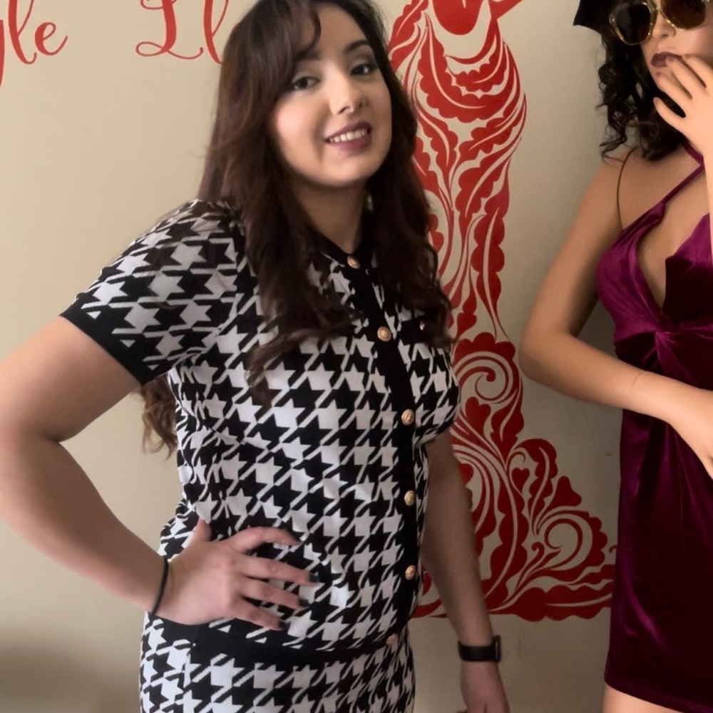 Set de 2 piezas incluye blusa y falda nuevo con etiqueta
